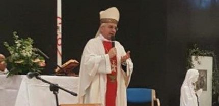 L'Arcivescovo di Vieste Mons. Castoro durante la messa per la Giornata Mondiale del Malato